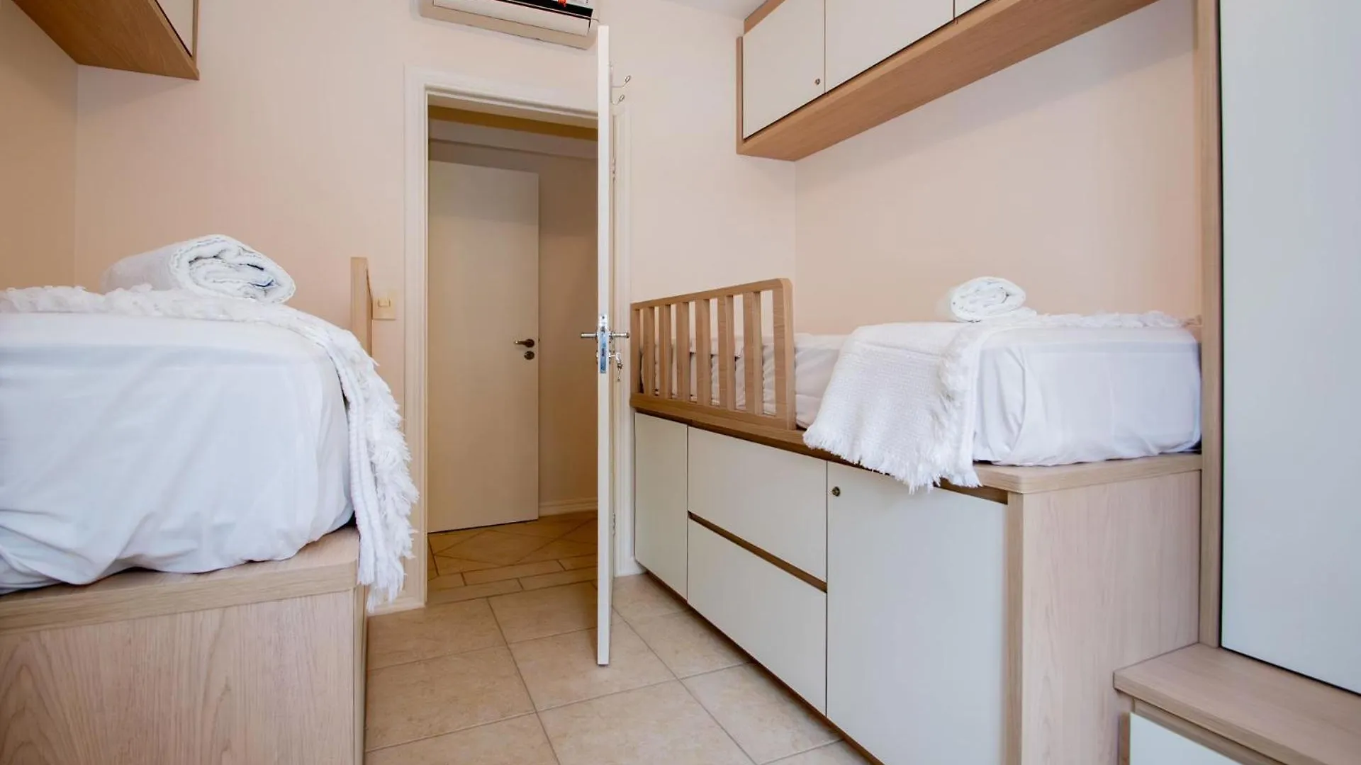 Апартаменты Apto Luxuoso Prox. A Praia De Jurere Sc7646 Флорианополис