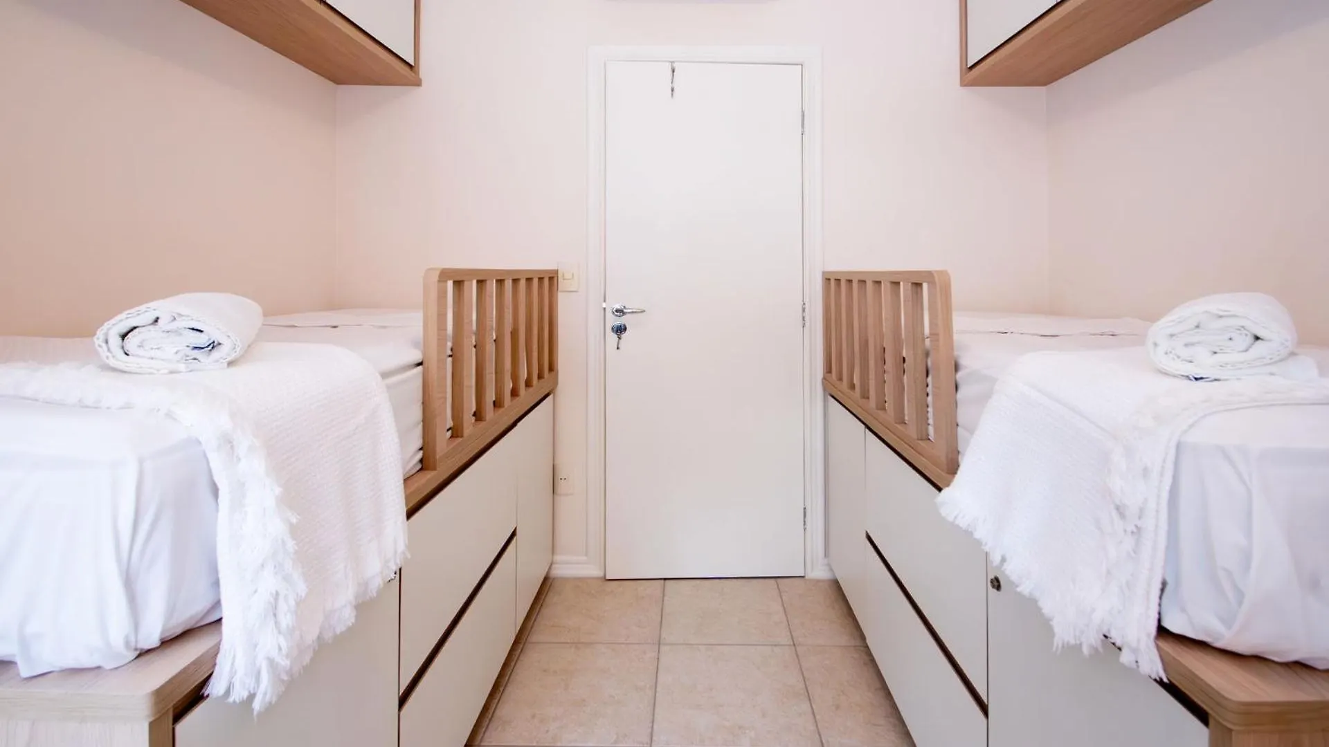 Apto Luxuoso Prox. A Praia De Jurere Sc7646 Флорианополис Апартаменты