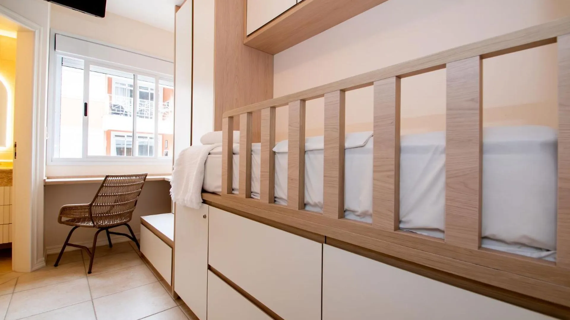 Apto Luxuoso Prox. A Praia De Jurere Sc7646 Florianópolis